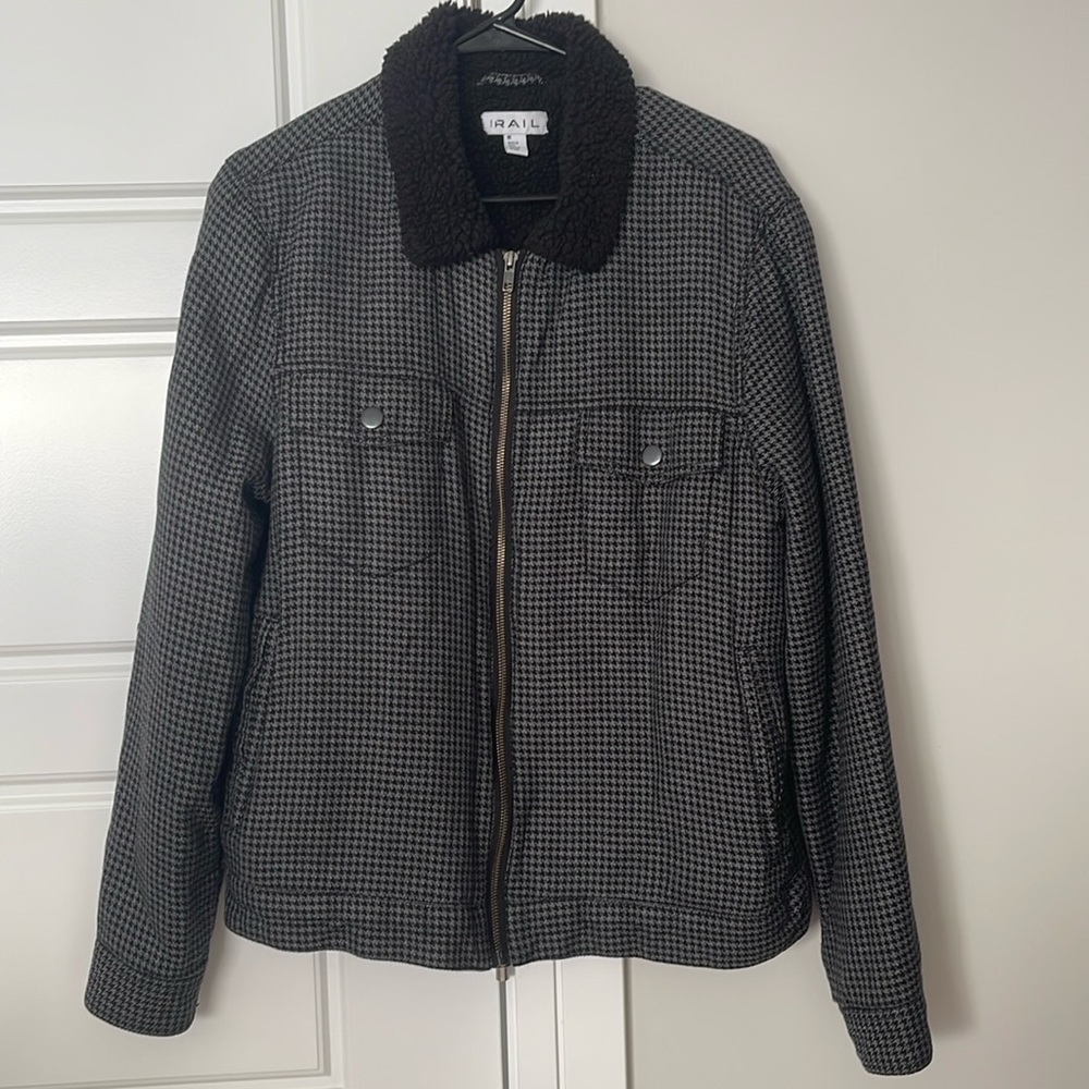 ‼️FINAL SALE‼️The Rail Size M men's jacket fleece in black and gray
